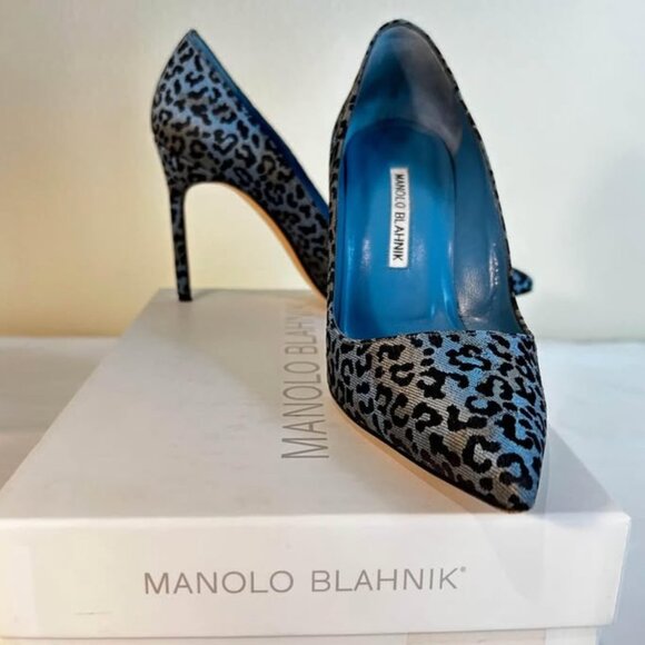 Manolo Blahnik Women's Pumps Size 7 - Picture 1 of 6